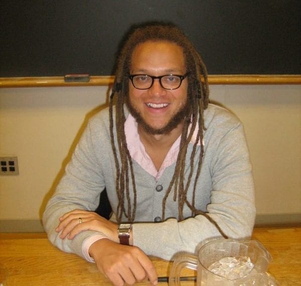 Iain Haley Pollock ’00 Returns to Read On Campus