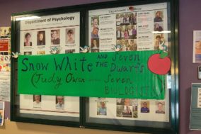 Snow-White-Sign_DSC03584