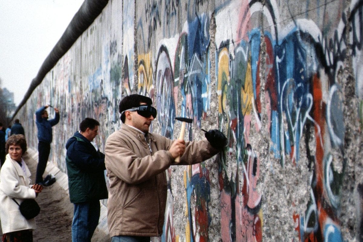 Chipping away at the Berlin Wall