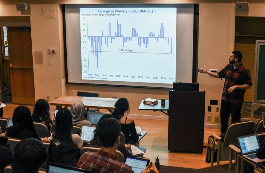 Matthew Incantalupo teaching his "Inequality and Public Policy" course.