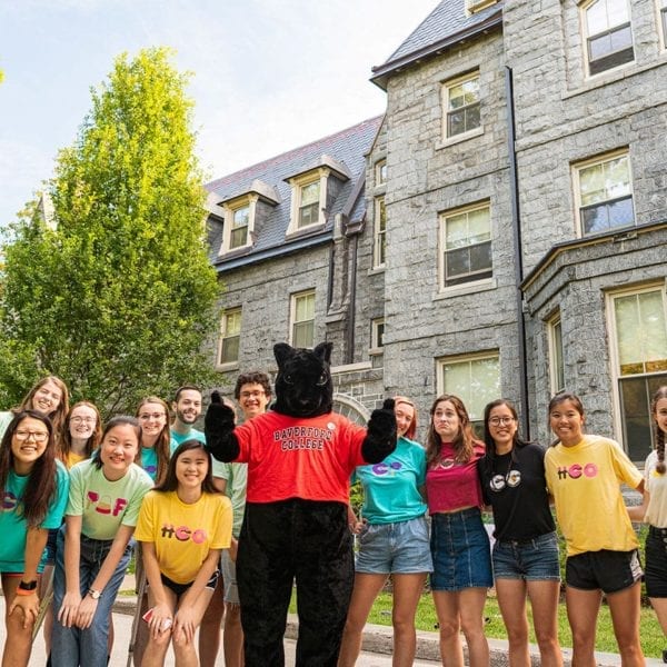 Customs Welcomes 364 New Fords to Campus