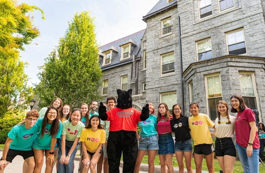 Customs Welcomes 364 New Fords to Campus