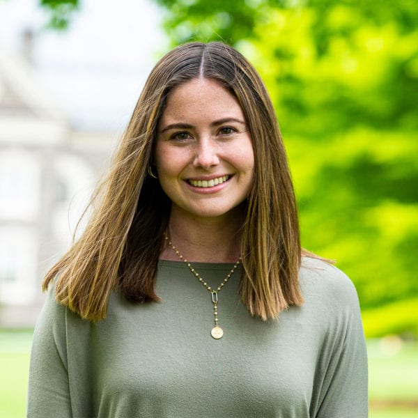 Headshot of Ellie Burns '21