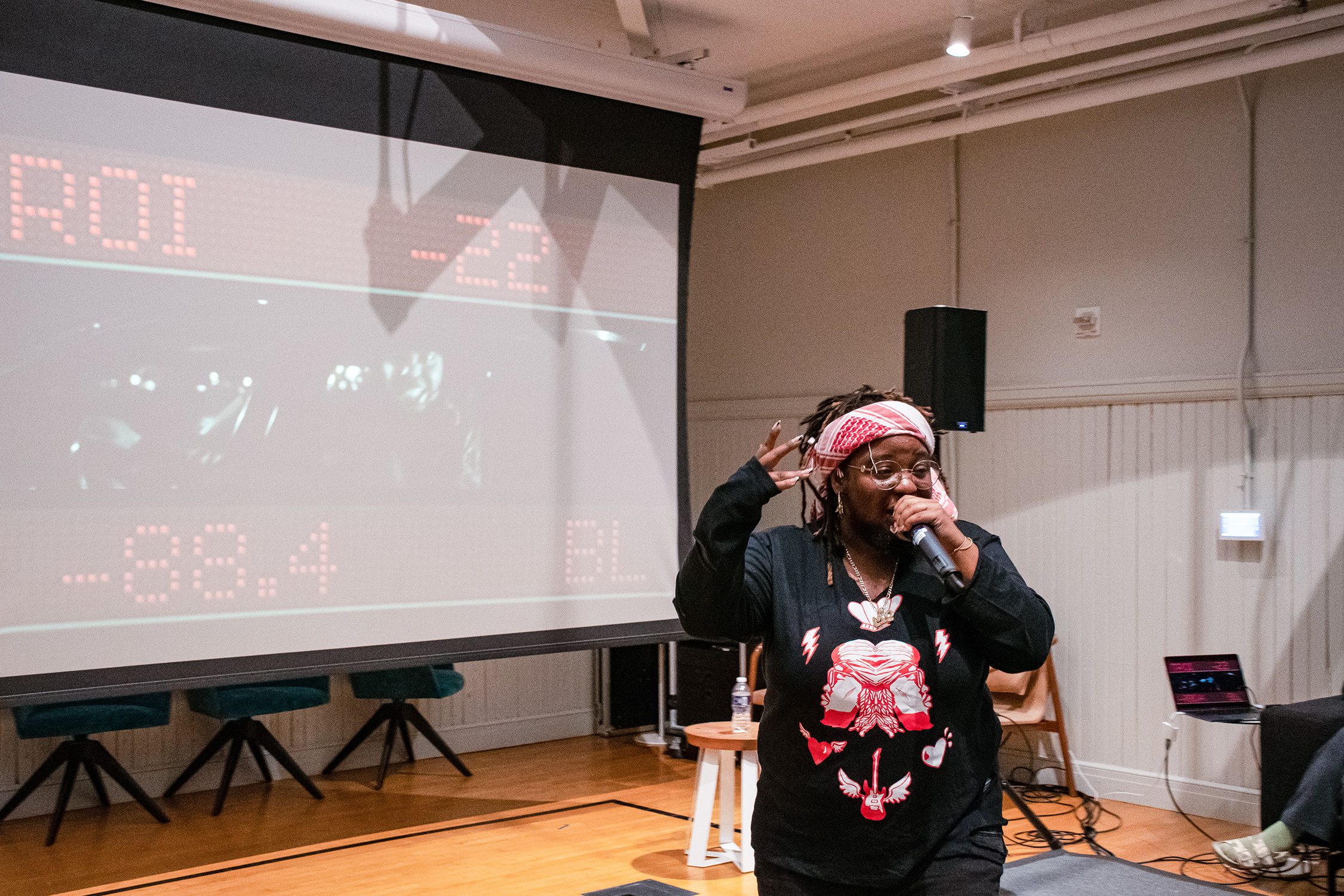 BL Shirelle performing her music.
