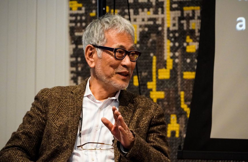 Shuzo Azuchi Gulliver talks at his presentation in VCAM. Photo by Reesha Gandhi '24.