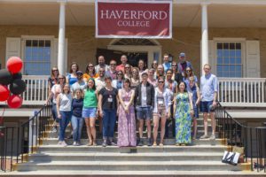 Class of 2003 posing on Founder's porch