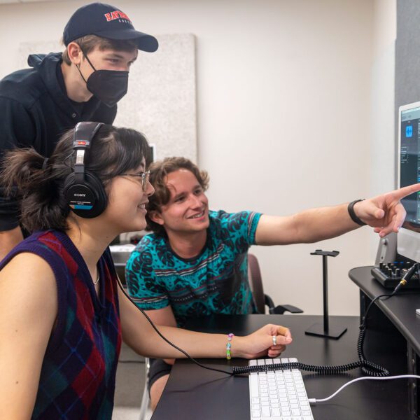 COOL CLASSES: “Electronic Music Evolution: From Foundational Basics to Sonic Horizons”